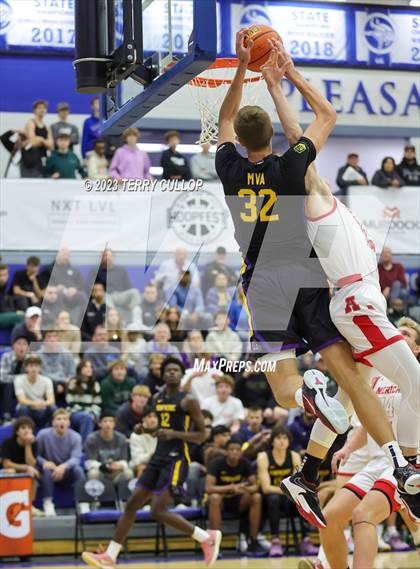 Thumbnail 2 in Montverde Academy vs. American Fork (5 for the Fight National Hoopfest) photogallery.