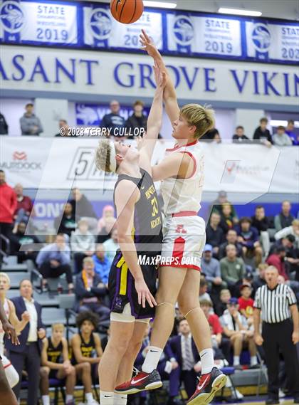 Thumbnail 2 in Montverde Academy vs. American Fork (5 for the Fight National Hoopfest) photogallery.