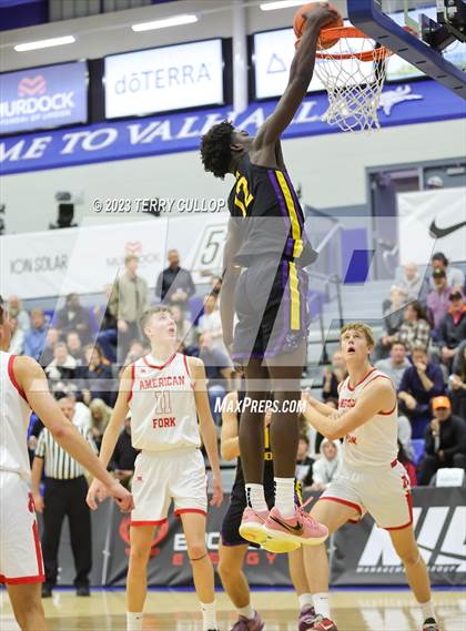 Thumbnail 2 in Montverde Academy vs. American Fork (5 for the Fight National Hoopfest) photogallery.