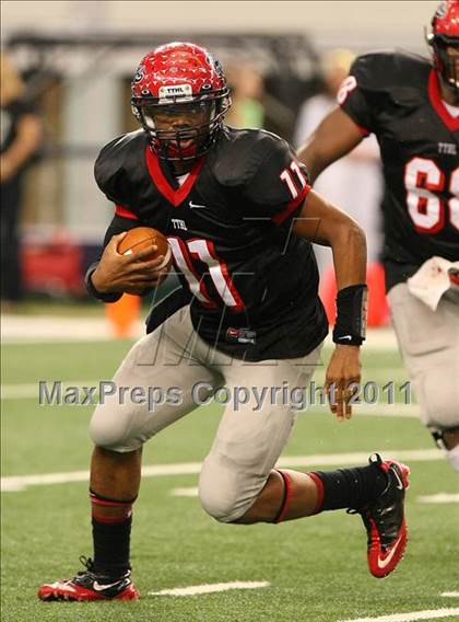 Thumbnail 2 in Cedar Hill vs. Carroll (5A Division 1 Area Playoff )    photogallery.