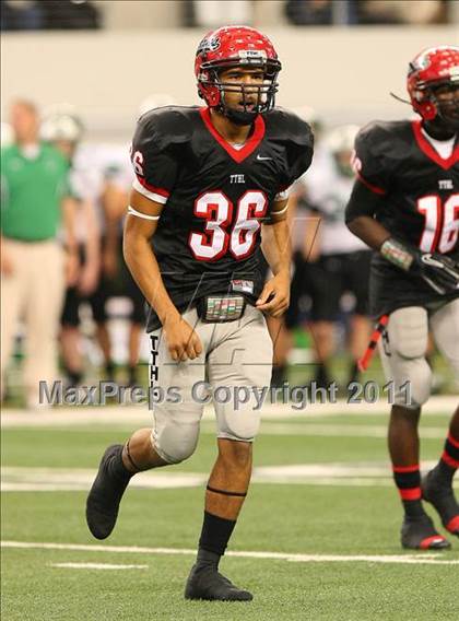Thumbnail 1 in Cedar Hill vs. Carroll (5A Division 1 Area Playoff )    photogallery.