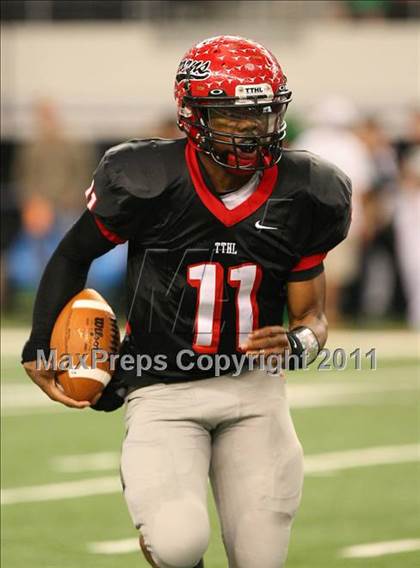Thumbnail 2 in Cedar Hill vs. Carroll (5A Division 1 Area Playoff )    photogallery.