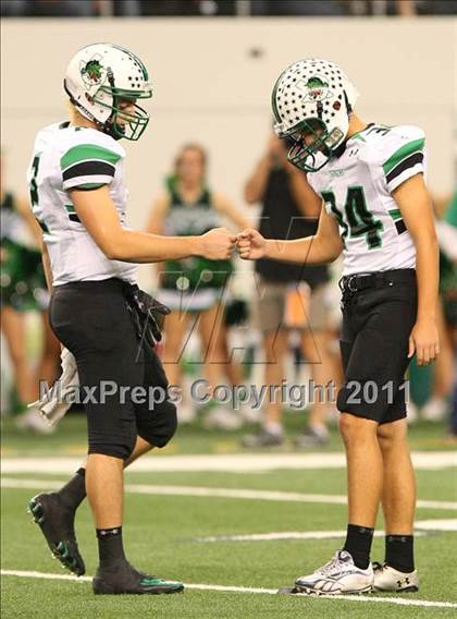 Thumbnail 2 in Cedar Hill vs. Carroll (5A Division 1 Area Playoff )    photogallery.
