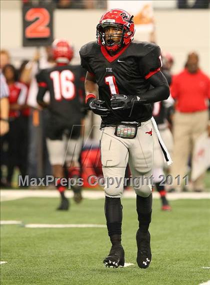Thumbnail 1 in Cedar Hill vs. Carroll (5A Division 1 Area Playoff )    photogallery.