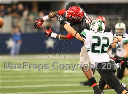 Thumbnail 3 in Cedar Hill vs. Carroll (5A Division 1 Area Playoff )    photogallery.