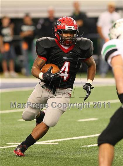Thumbnail 3 in Cedar Hill vs. Carroll (5A Division 1 Area Playoff )    photogallery.