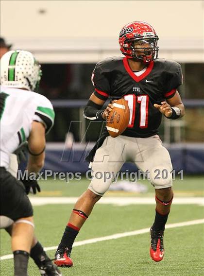 Thumbnail 2 in Cedar Hill vs. Carroll (5A Division 1 Area Playoff )    photogallery.