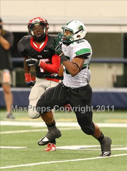 Thumbnail 1 in Cedar Hill vs. Carroll (5A Division 1 Area Playoff )    photogallery.