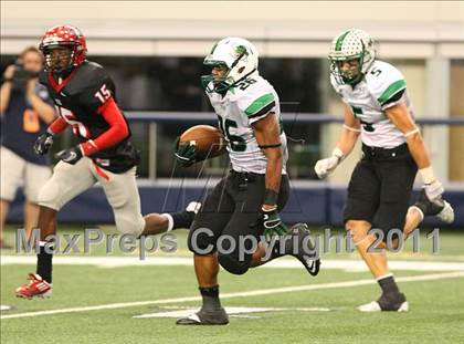 Thumbnail 1 in Cedar Hill vs. Carroll (5A Division 1 Area Playoff )    photogallery.