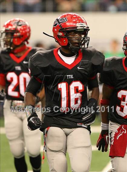 Thumbnail 2 in Cedar Hill vs. Carroll (5A Division 1 Area Playoff )    photogallery.