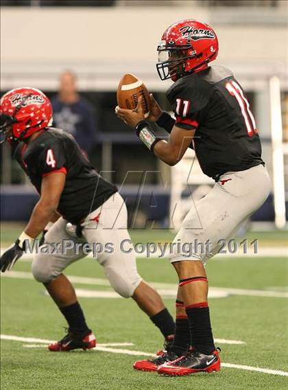Thumbnail 3 in Cedar Hill vs. Carroll (5A Division 1 Area Playoff )    photogallery.
