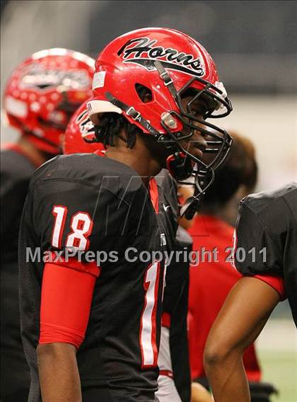 Thumbnail 1 in Cedar Hill vs. Carroll (5A Division 1 Area Playoff )    photogallery.