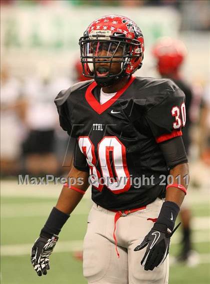 Thumbnail 1 in Cedar Hill vs. Carroll (5A Division 1 Area Playoff )    photogallery.