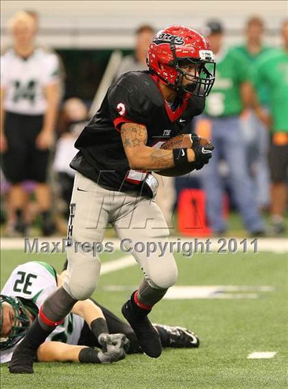 Thumbnail 2 in Cedar Hill vs. Carroll (5A Division 1 Area Playoff )    photogallery.
