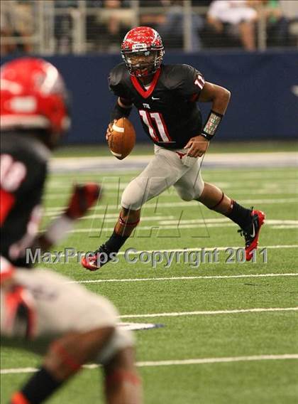 Thumbnail 3 in Cedar Hill vs. Carroll (5A Division 1 Area Playoff )    photogallery.