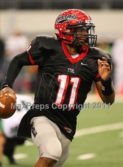Thumbnail 3 in Cedar Hill vs. Carroll (5A Division 1 Area Playoff )    photogallery.