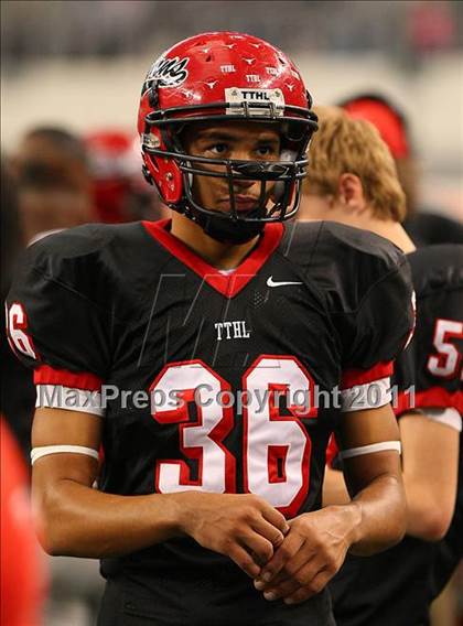 Thumbnail 1 in Cedar Hill vs. Carroll (5A Division 1 Area Playoff )    photogallery.