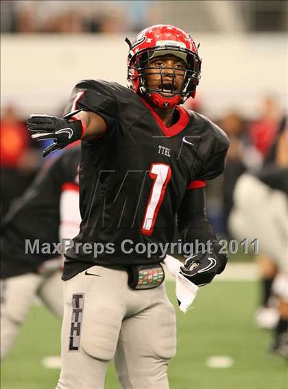 Thumbnail 3 in Cedar Hill vs. Carroll (5A Division 1 Area Playoff )    photogallery.