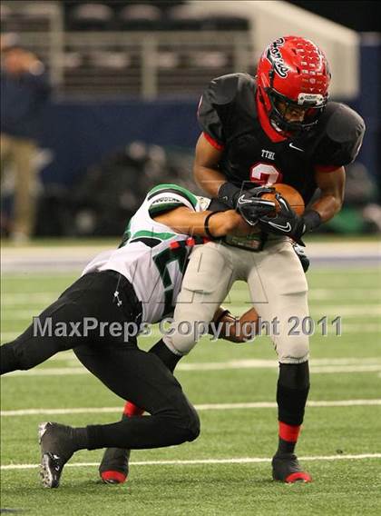 Thumbnail 1 in Cedar Hill vs. Carroll (5A Division 1 Area Playoff )    photogallery.