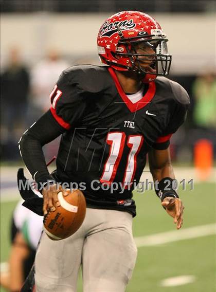 Thumbnail 2 in Cedar Hill vs. Carroll (5A Division 1 Area Playoff )    photogallery.