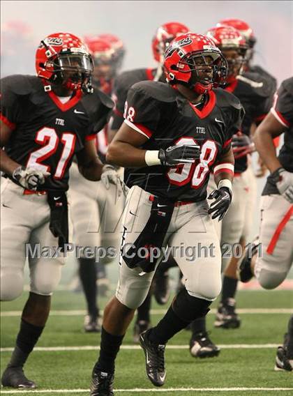 Thumbnail 2 in Cedar Hill vs. Carroll (5A Division 1 Area Playoff )    photogallery.