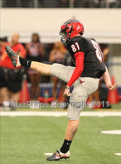 Thumbnail 1 in Cedar Hill vs. Carroll (5A Division 1 Area Playoff )    photogallery.