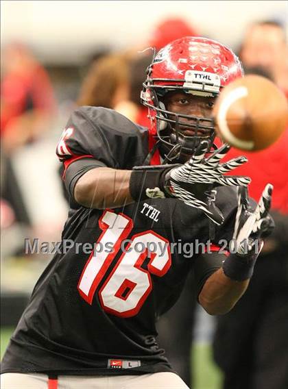 Thumbnail 3 in Cedar Hill vs. Carroll (5A Division 1 Area Playoff )    photogallery.