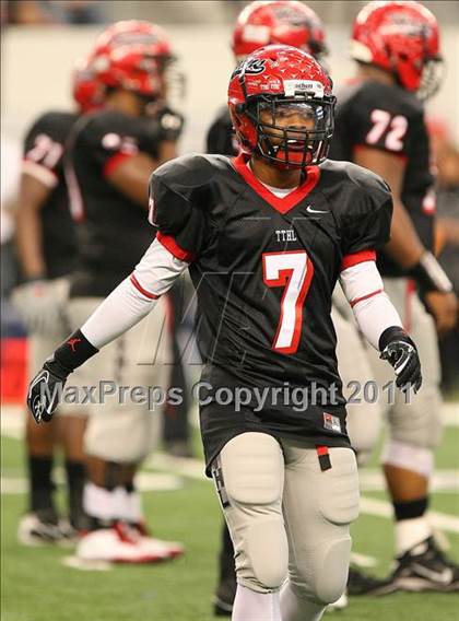 Thumbnail 1 in Cedar Hill vs. Carroll (5A Division 1 Area Playoff )    photogallery.