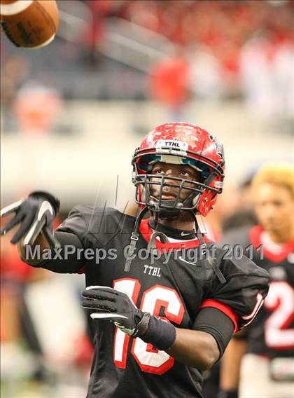 Thumbnail 1 in Cedar Hill vs. Carroll (5A Division 1 Area Playoff )    photogallery.