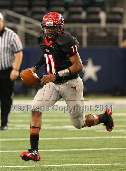 Thumbnail 3 in Cedar Hill vs. Carroll (5A Division 1 Area Playoff )    photogallery.