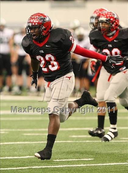 Thumbnail 3 in Cedar Hill vs. Carroll (5A Division 1 Area Playoff )    photogallery.
