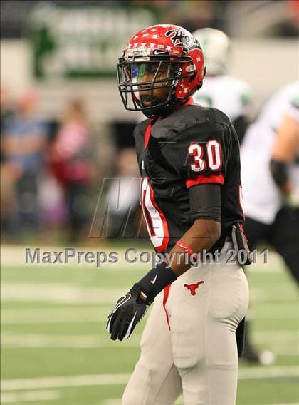 Thumbnail 1 in Cedar Hill vs. Carroll (5A Division 1 Area Playoff )    photogallery.