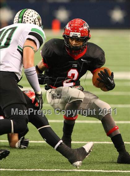 Thumbnail 2 in Cedar Hill vs. Carroll (5A Division 1 Area Playoff )    photogallery.