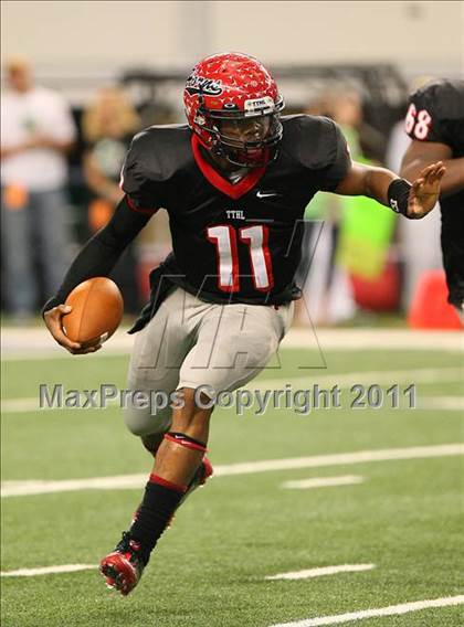 Thumbnail 3 in Cedar Hill vs. Carroll (5A Division 1 Area Playoff )    photogallery.