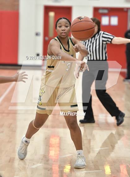 Thumbnail 2 in Cathedral Catholic vs. Long Beach Poly (Troy Classic) photogallery.