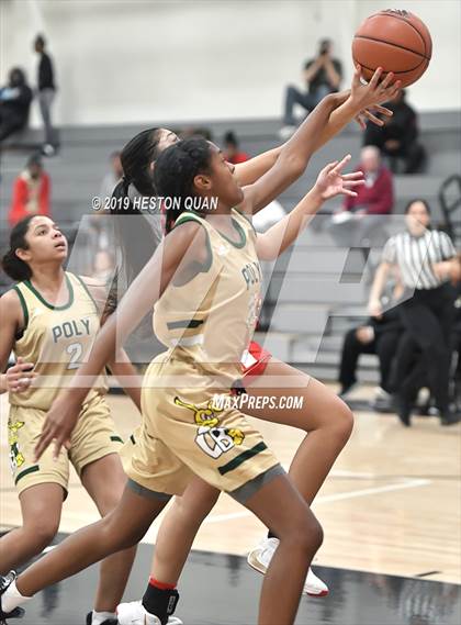Thumbnail 2 in Cathedral Catholic vs. Long Beach Poly (Troy Classic) photogallery.