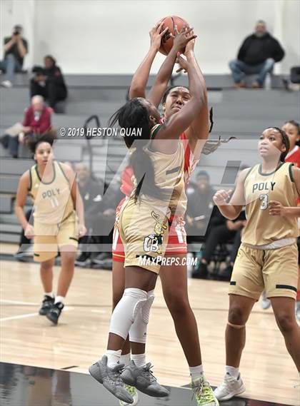 Thumbnail 3 in Cathedral Catholic vs. Long Beach Poly (Troy Classic) photogallery.