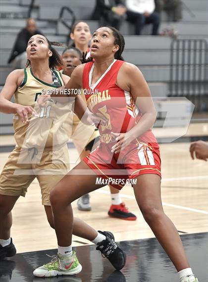 Thumbnail 3 in Cathedral Catholic vs. Long Beach Poly (Troy Classic) photogallery.