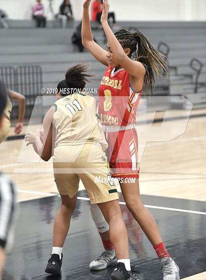 Thumbnail 1 in Cathedral Catholic vs. Long Beach Poly (Troy Classic) photogallery.