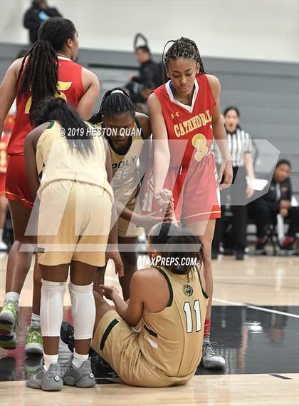 Thumbnail 2 in Cathedral Catholic vs. Long Beach Poly (Troy Classic) photogallery.