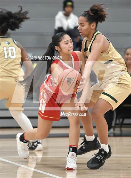 Thumbnail 2 in Cathedral Catholic vs. Long Beach Poly (Troy Classic) photogallery.