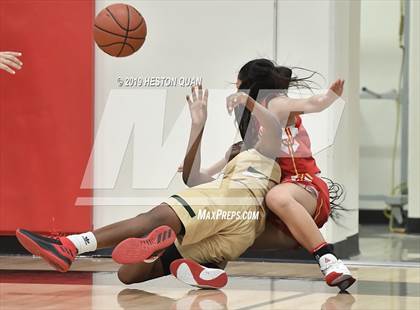Thumbnail 2 in Cathedral Catholic vs. Long Beach Poly (Troy Classic) photogallery.