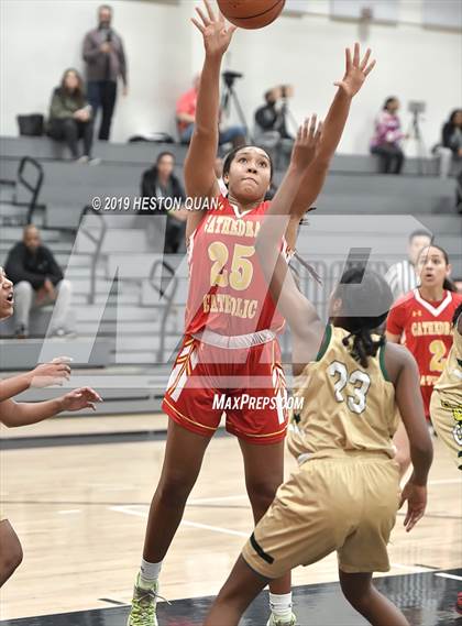 Thumbnail 3 in Cathedral Catholic vs. Long Beach Poly (Troy Classic) photogallery.