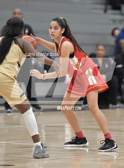 Thumbnail 2 in Cathedral Catholic vs. Long Beach Poly (Troy Classic) photogallery.