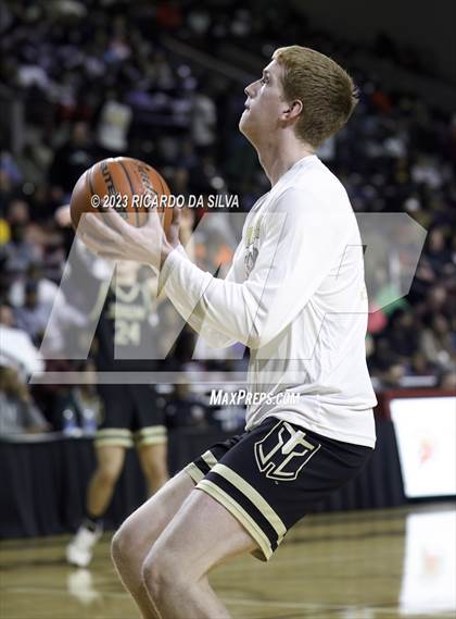 Thumbnail 1 in Jordan vs Beaumont United (UIL 6A Region 3 & 4 Regional Semifinal) photogallery.