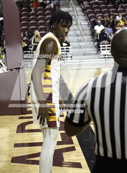 Thumbnail 2 in Jordan vs Beaumont United (UIL 6A Region 3 & 4 Regional Semifinal) photogallery.