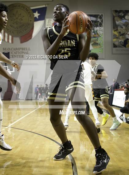 Thumbnail 1 in Jordan vs Beaumont United (UIL 6A Region 3 & 4 Regional Semifinal) photogallery.
