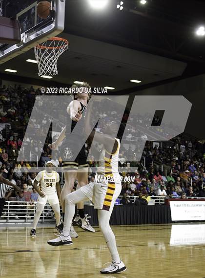 Thumbnail 3 in Jordan vs Beaumont United (UIL 6A Region 3 & 4 Regional Semifinal) photogallery.