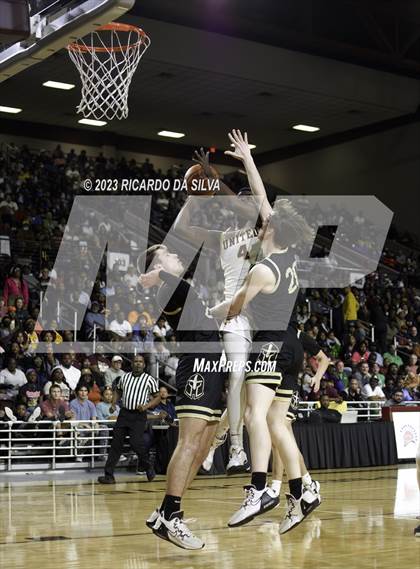 Thumbnail 1 in Jordan vs Beaumont United (UIL 6A Region 3 & 4 Regional Semifinal) photogallery.