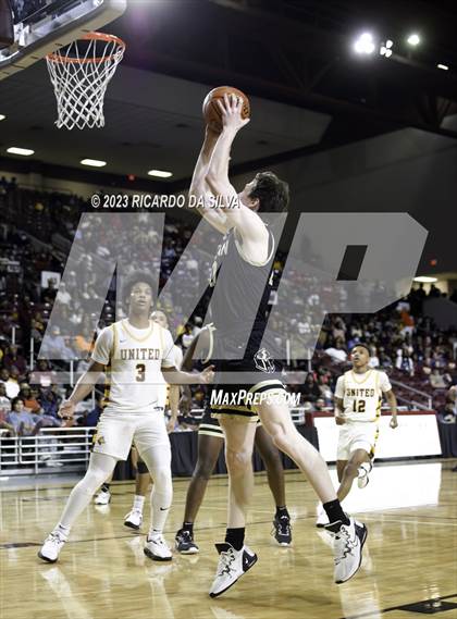 Thumbnail 2 in Jordan vs Beaumont United (UIL 6A Region 3 & 4 Regional Semifinal) photogallery.